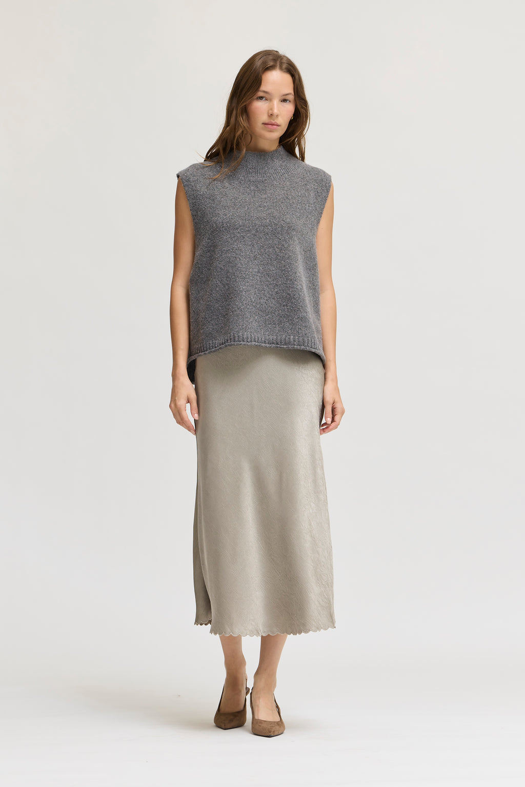 Scallop Hem Bias Skirt in Granite