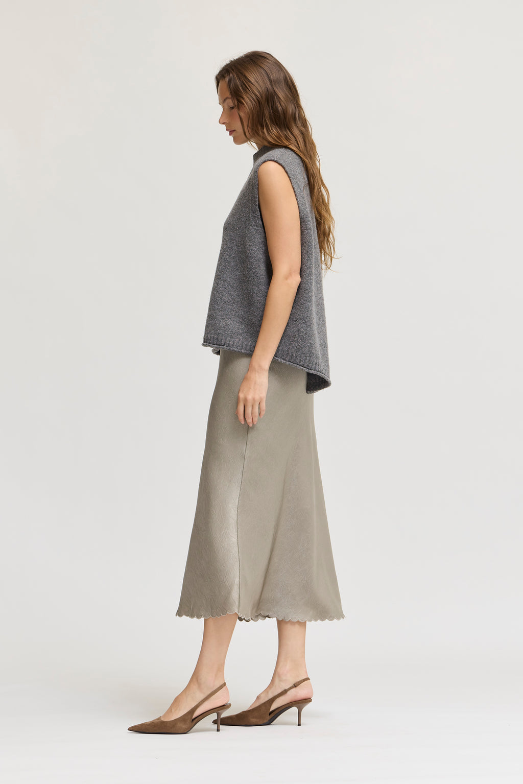 Scallop Hem Bias Skirt in Granite