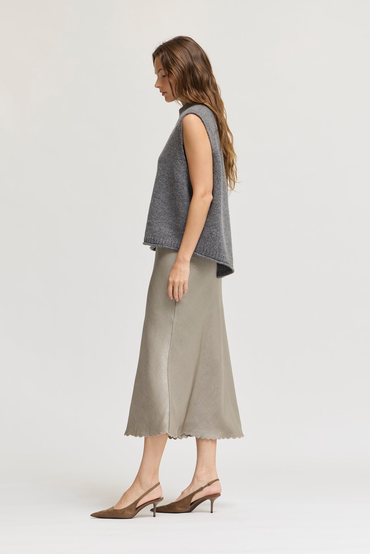 Scallop Hem Bias Skirt in Granite