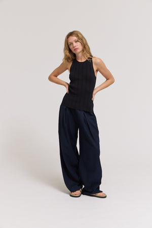 Linen Tuck Pants in Ink