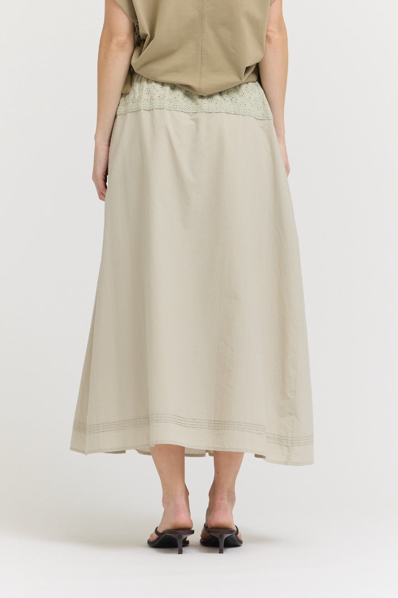 Pintuck Detailed Midi Skirt in Cloud