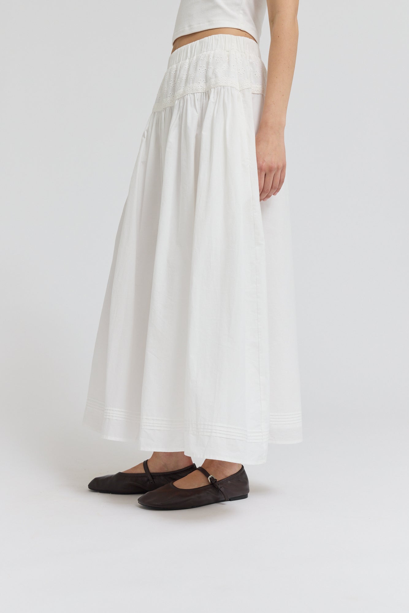 Pintuck Detailed Midi Skirt in Off White