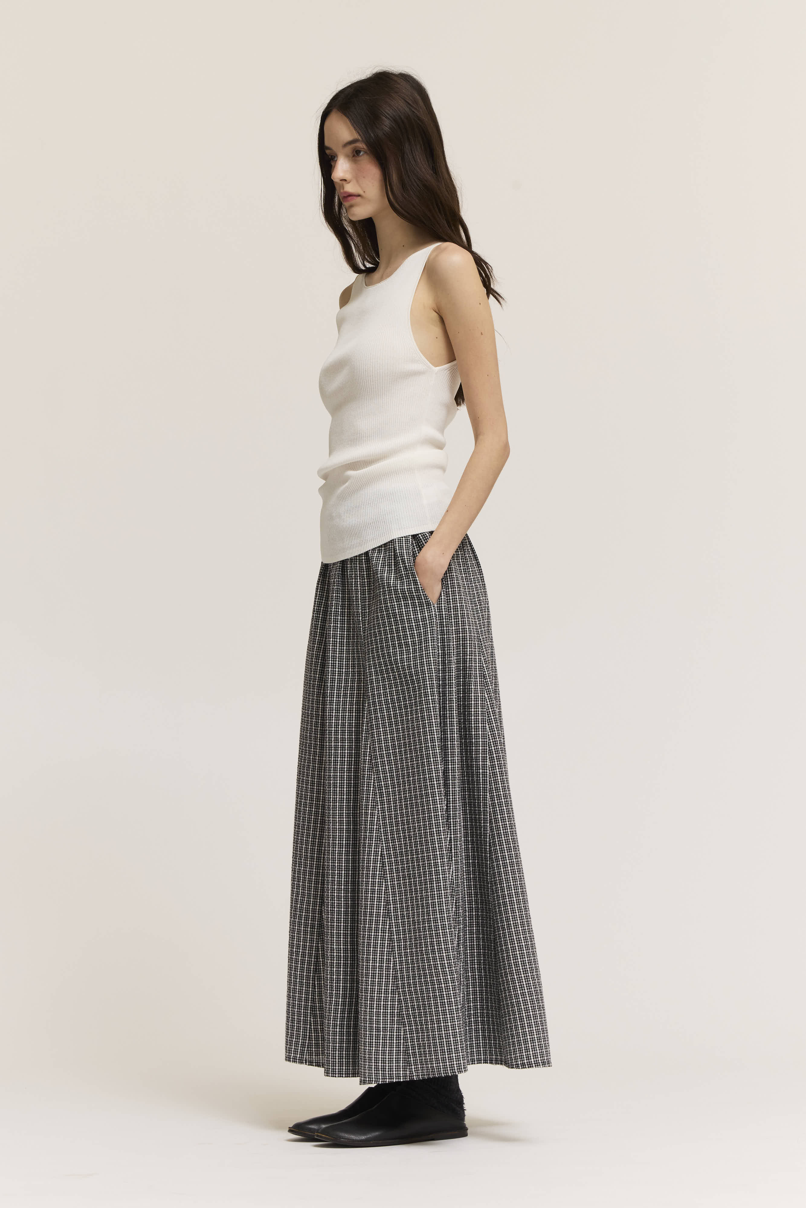 Boat Neck Sleeveless Sweater Top in Off White