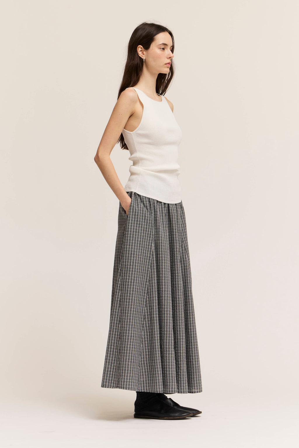 Boat Neck Sleeveless Sweater Top in Off White