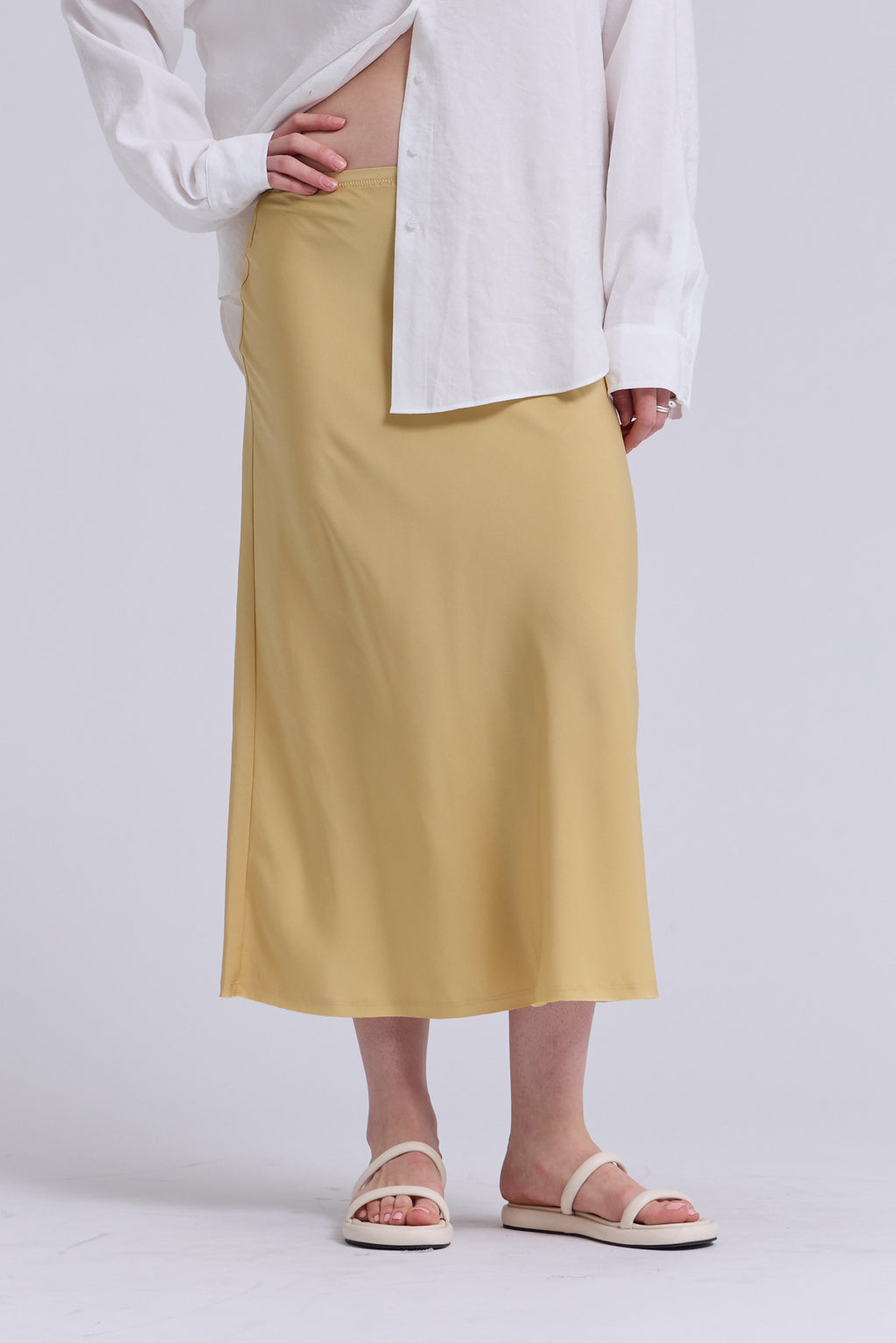 Satin Mermaid Fit Skirt in Daffodil