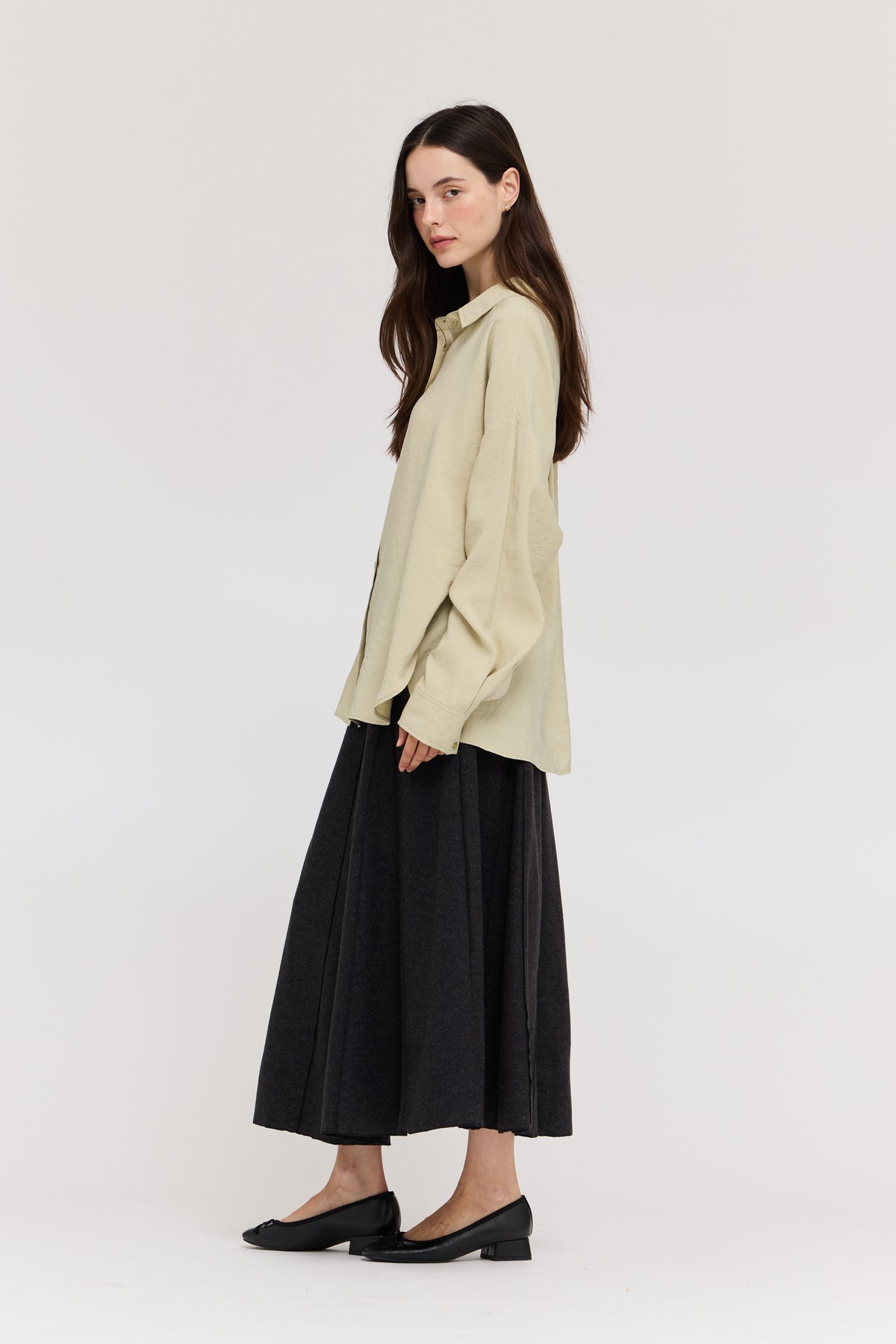 Mid Waist Knitted Pleats Skirt in Charcoal