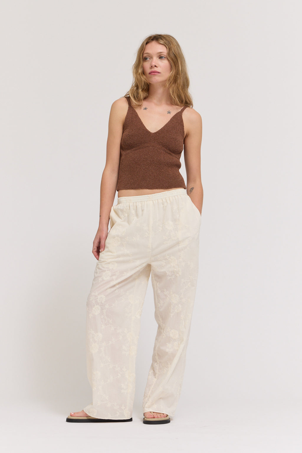 V Neck Crop Knit Top in Chocolate