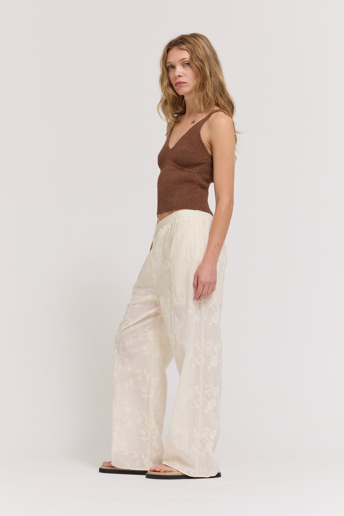 V Neck Crop Knit Top in Chocolate