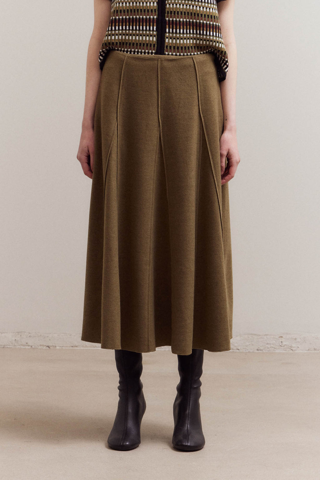 Mid Waist Knitted Pleats Skirt in Fatigue