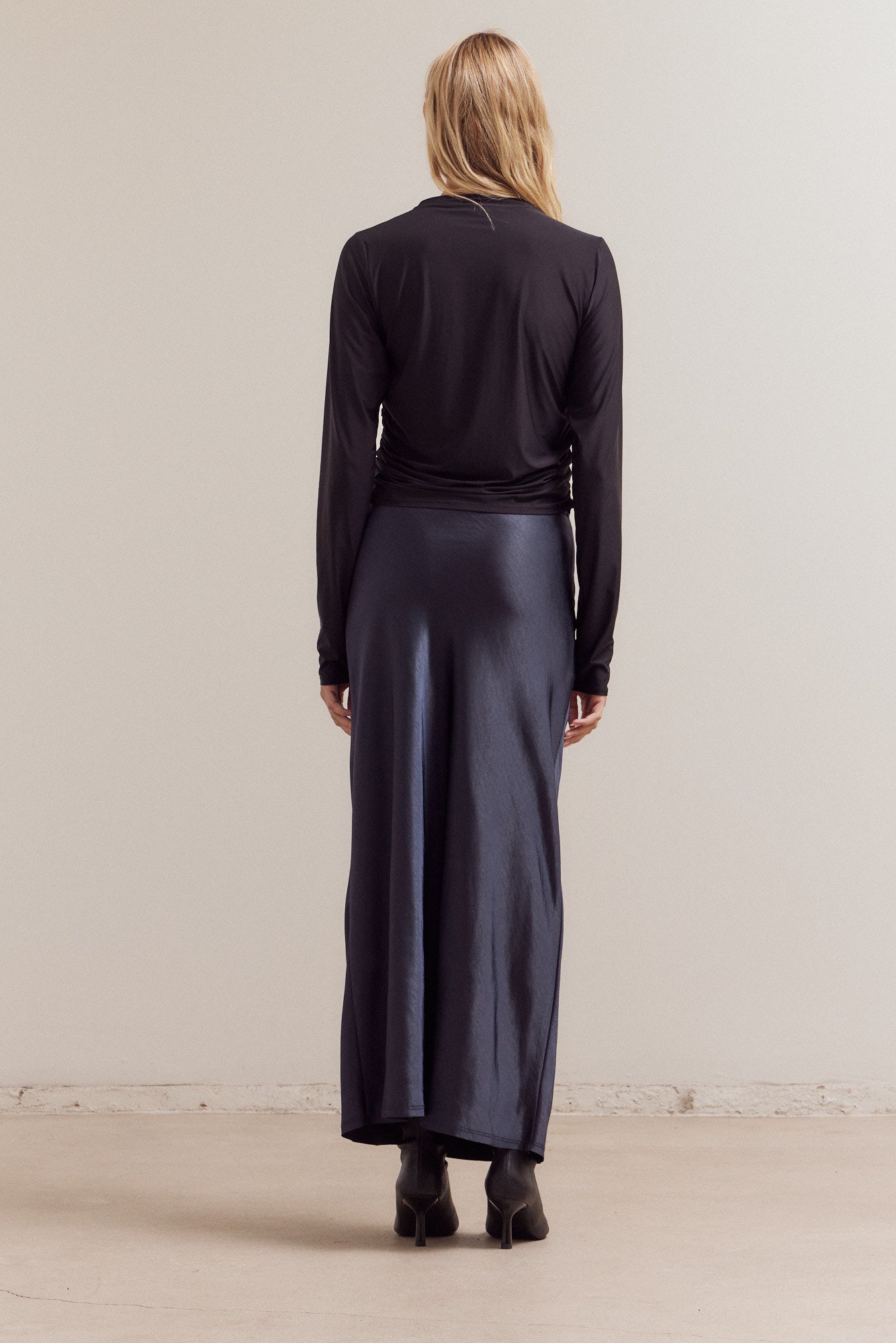 Mermaid Fit Long Satin Skirt in Midnight