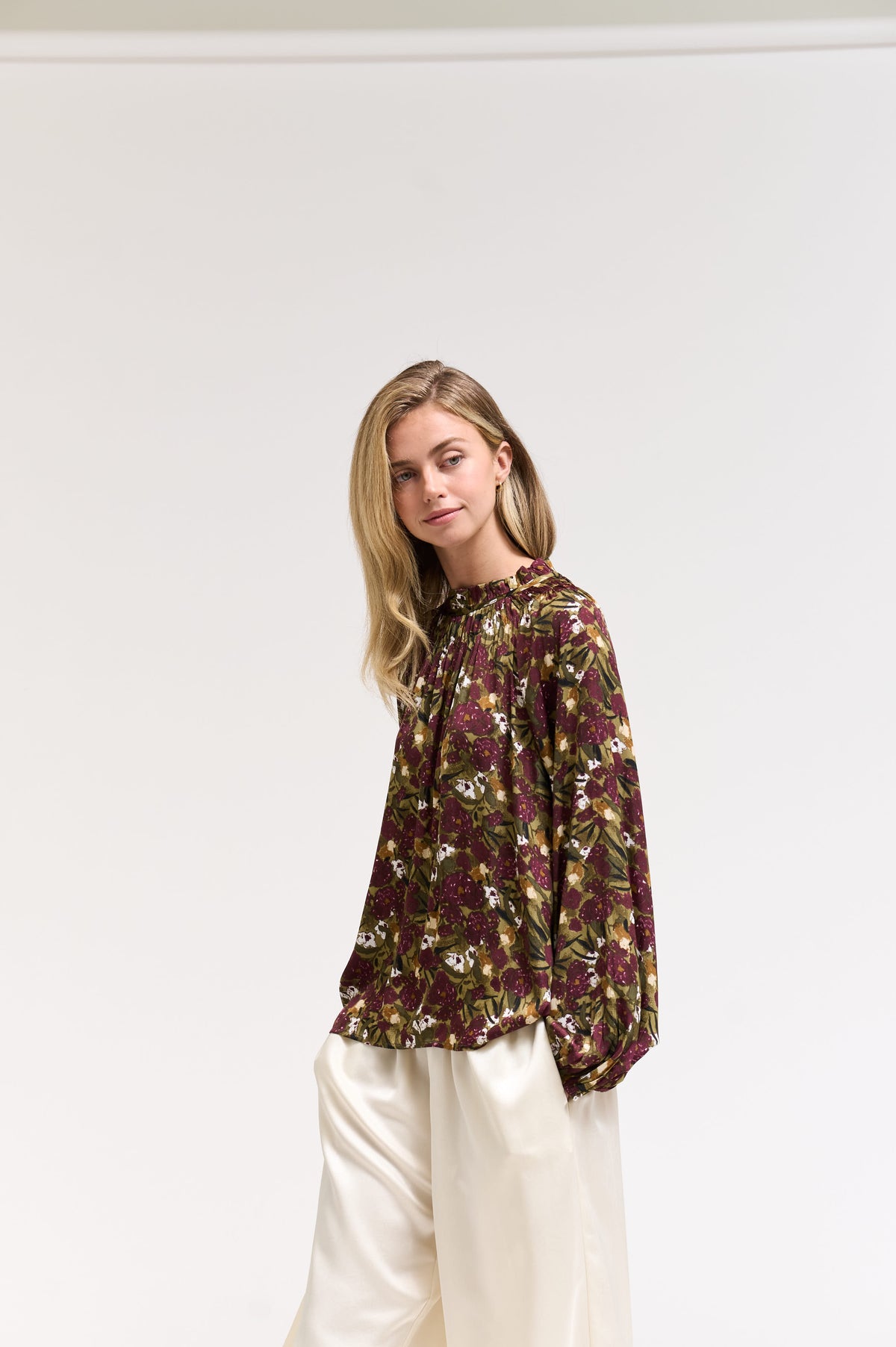 Balloon Sleeve Blouse Top in Dark Jewel