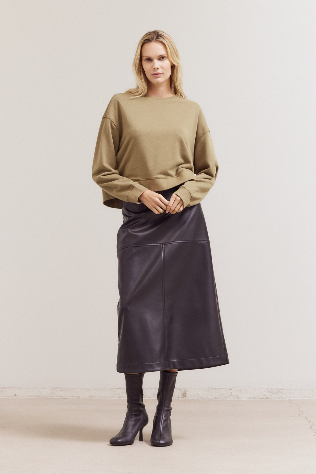 Washed Basic Crewneck Top