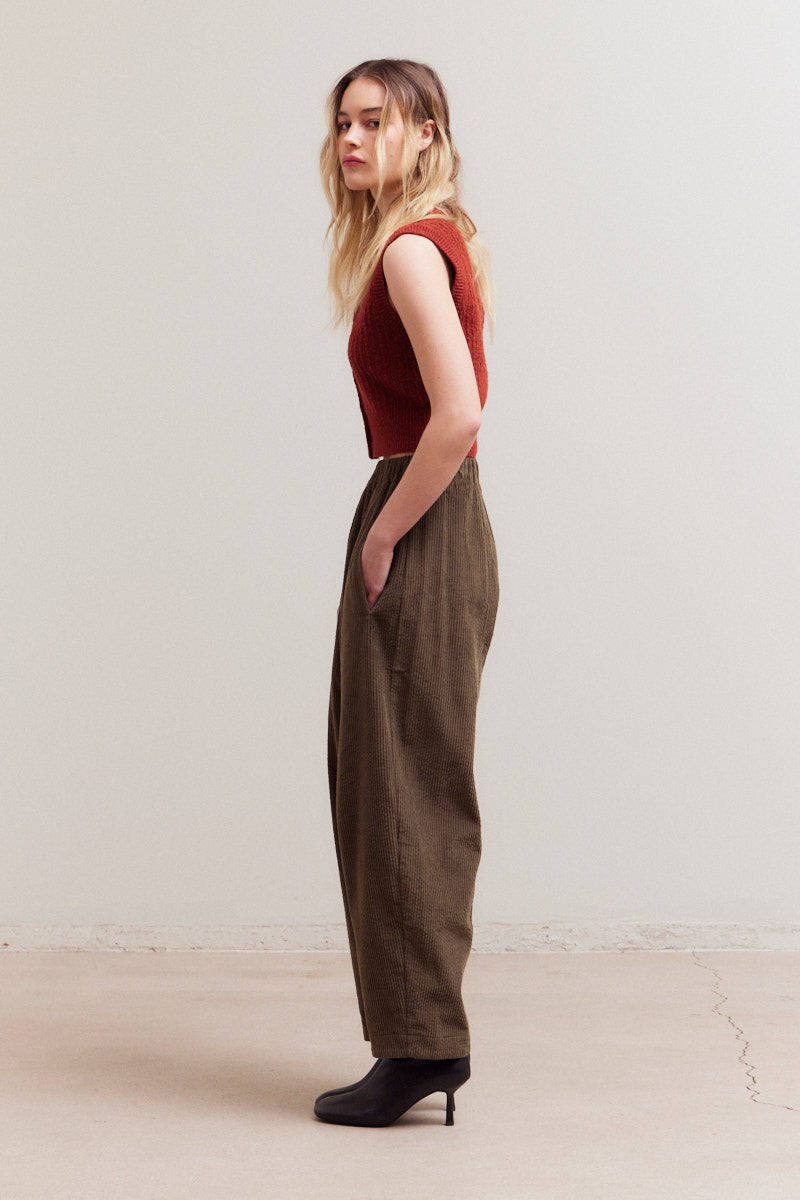 Fitted Button Up Sleeveless Top