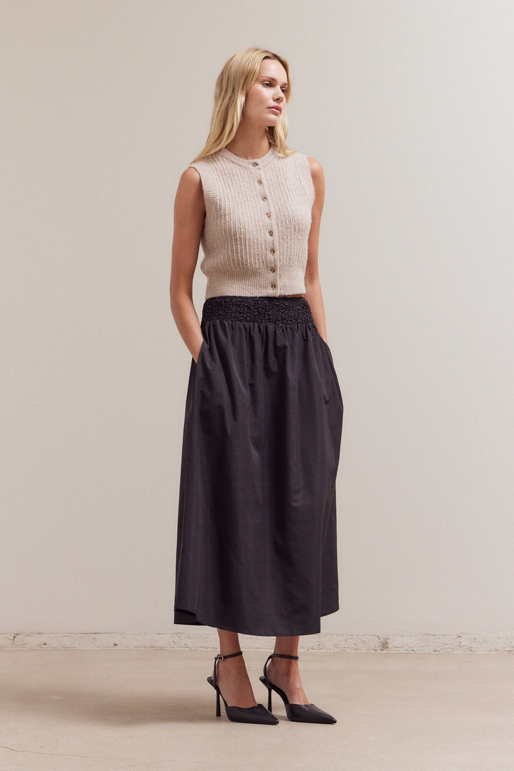 Fitted Button Up Sleeveless Top