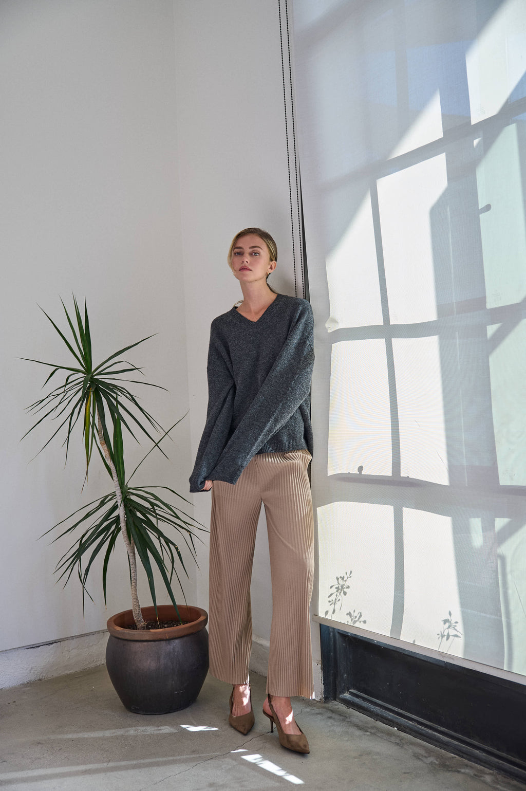Daily V-Neck Sweater Top in Charcoal