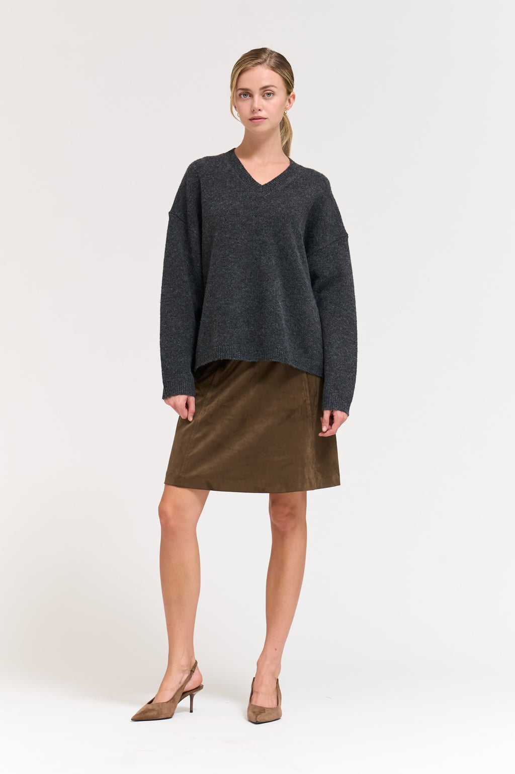 Daily V-Neck Sweater Top in Charcoal