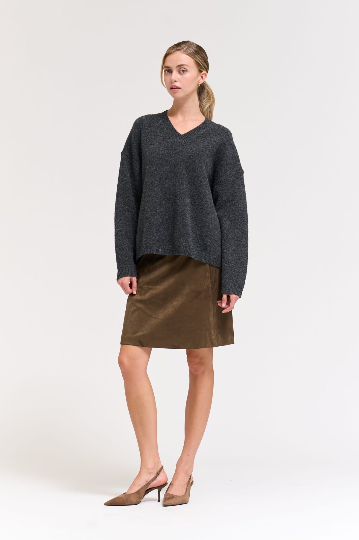 Daily V-Neck Sweater Top in Charcoal