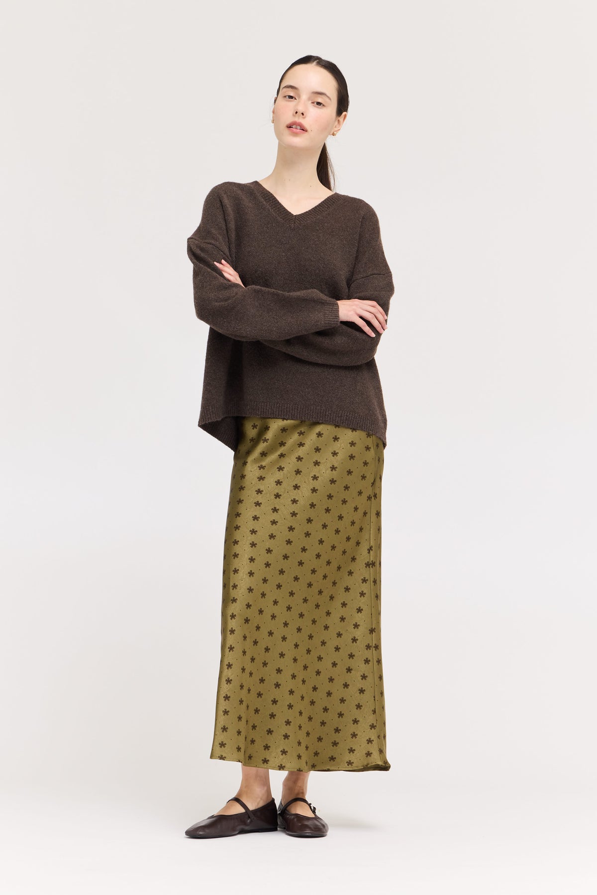 Daily V-Neck Sweater Top in Chestnut