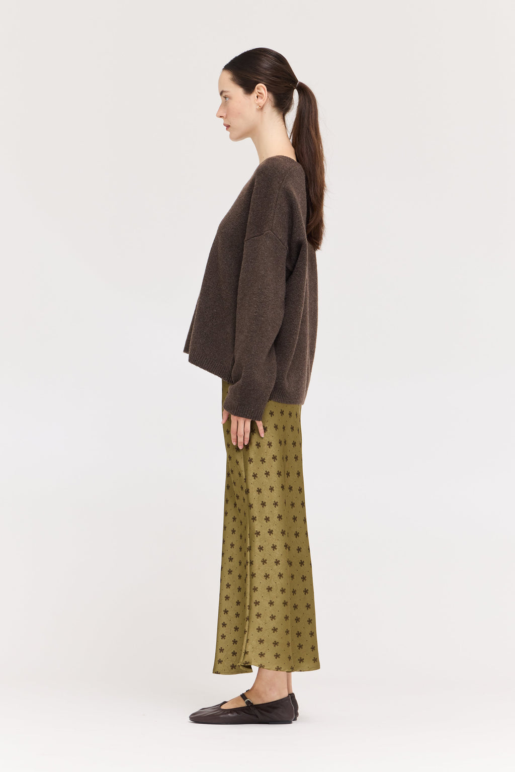 Daily V-Neck Sweater Top in Chestnut