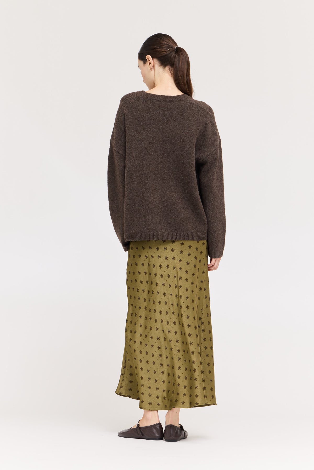 Daily V-Neck Sweater Top in Chestnut