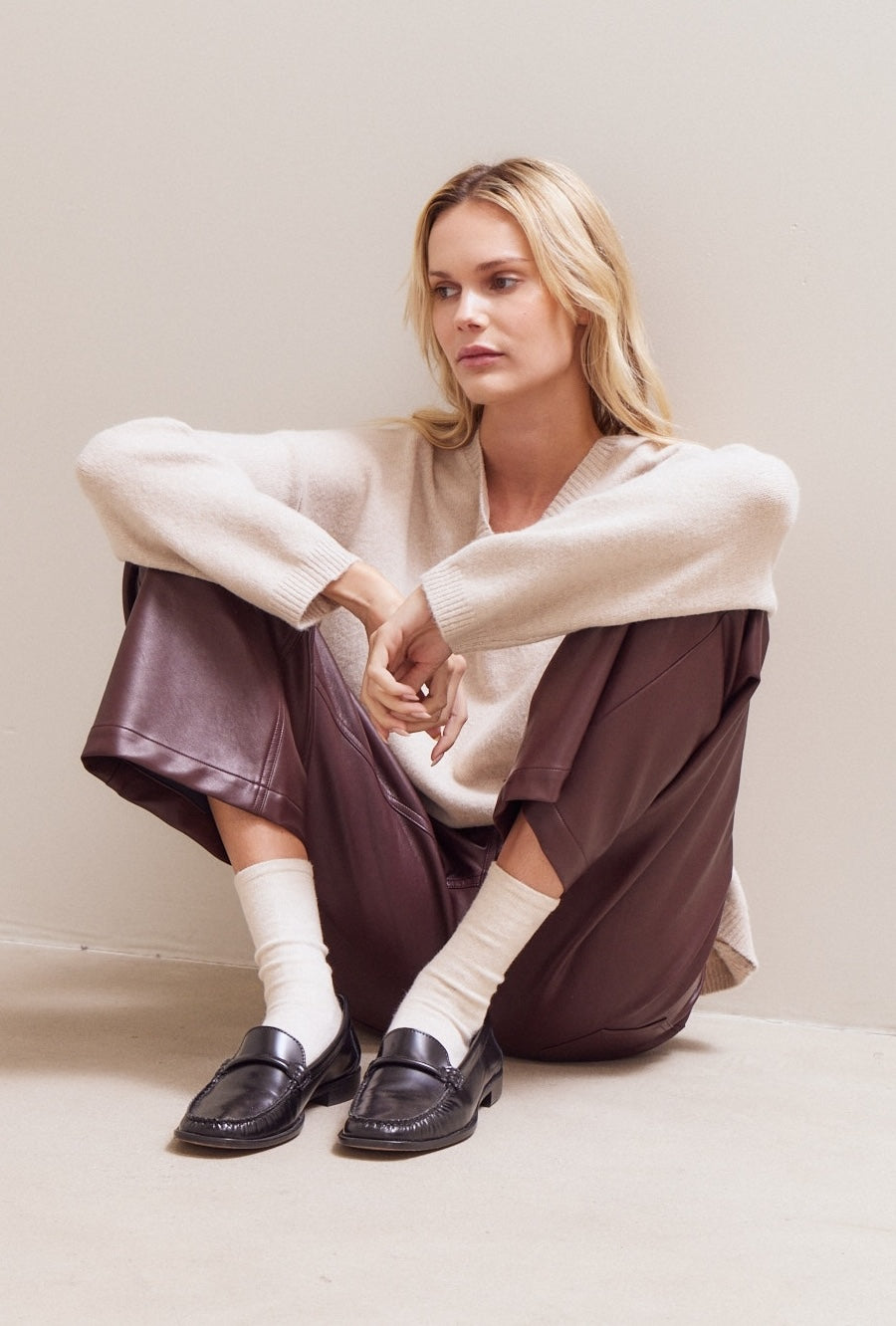 Daily V-Neck Sweater Top