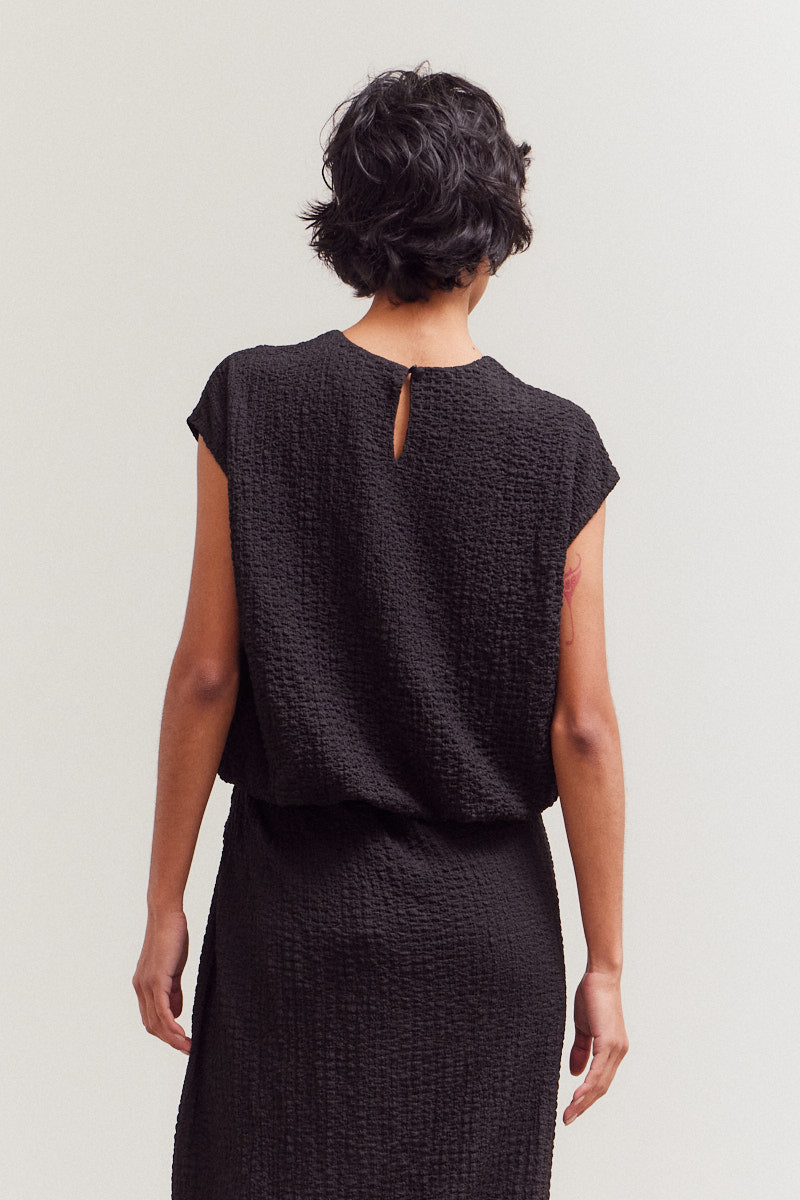 Sleeveless Puffy Top