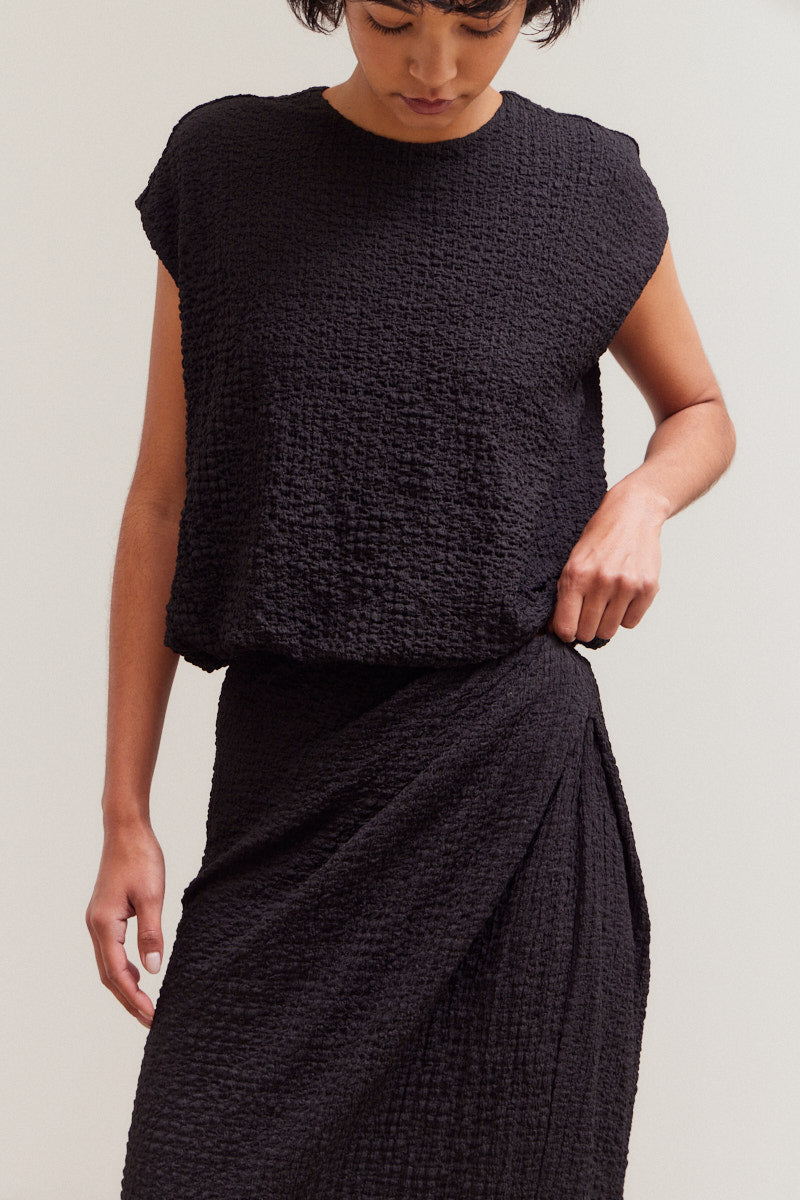 Sleeveless Puffy Top