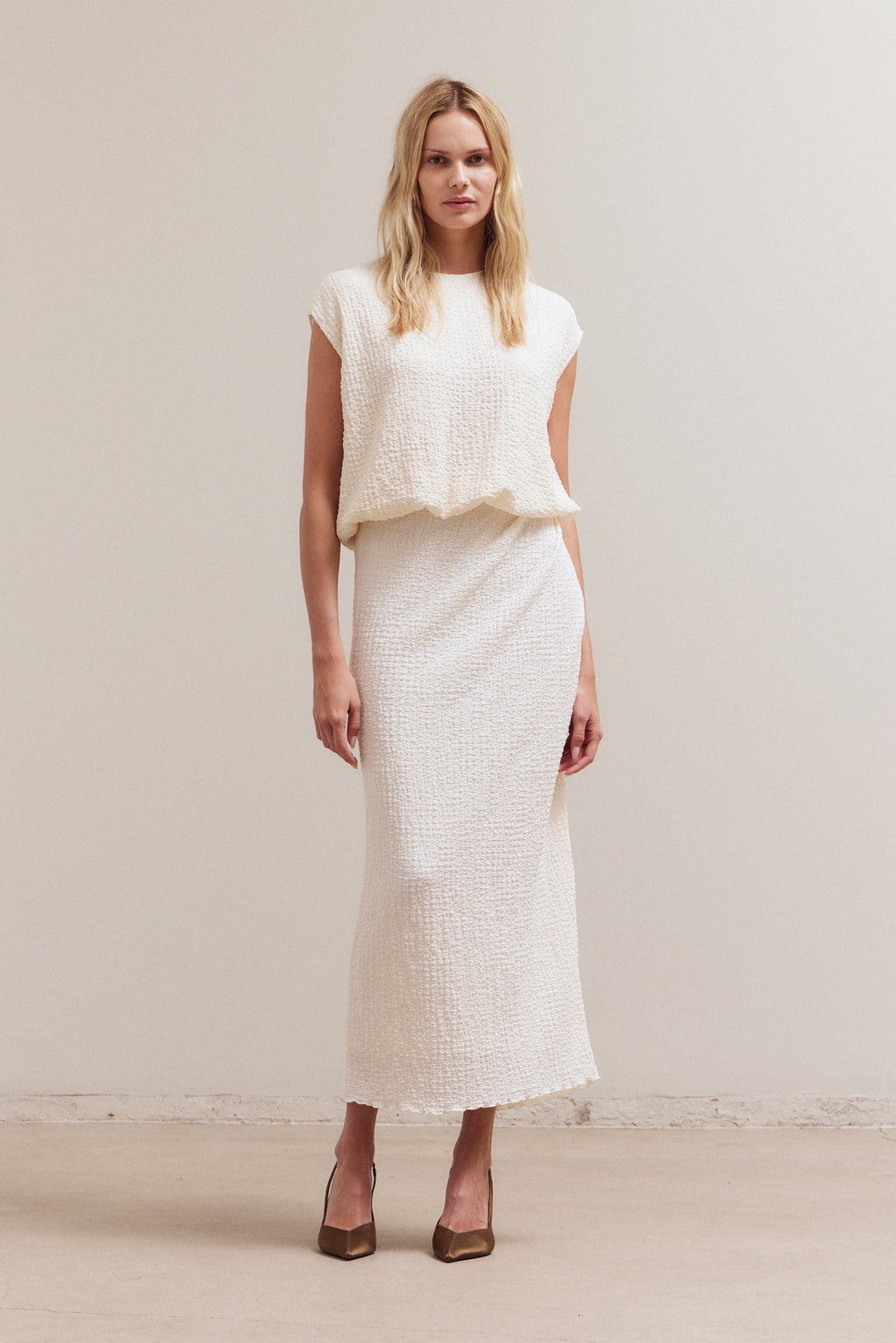 Sleeveless Puffy Top