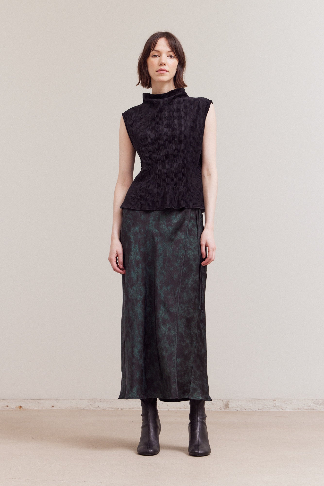 Crinkled Velvet Mock Neck Top