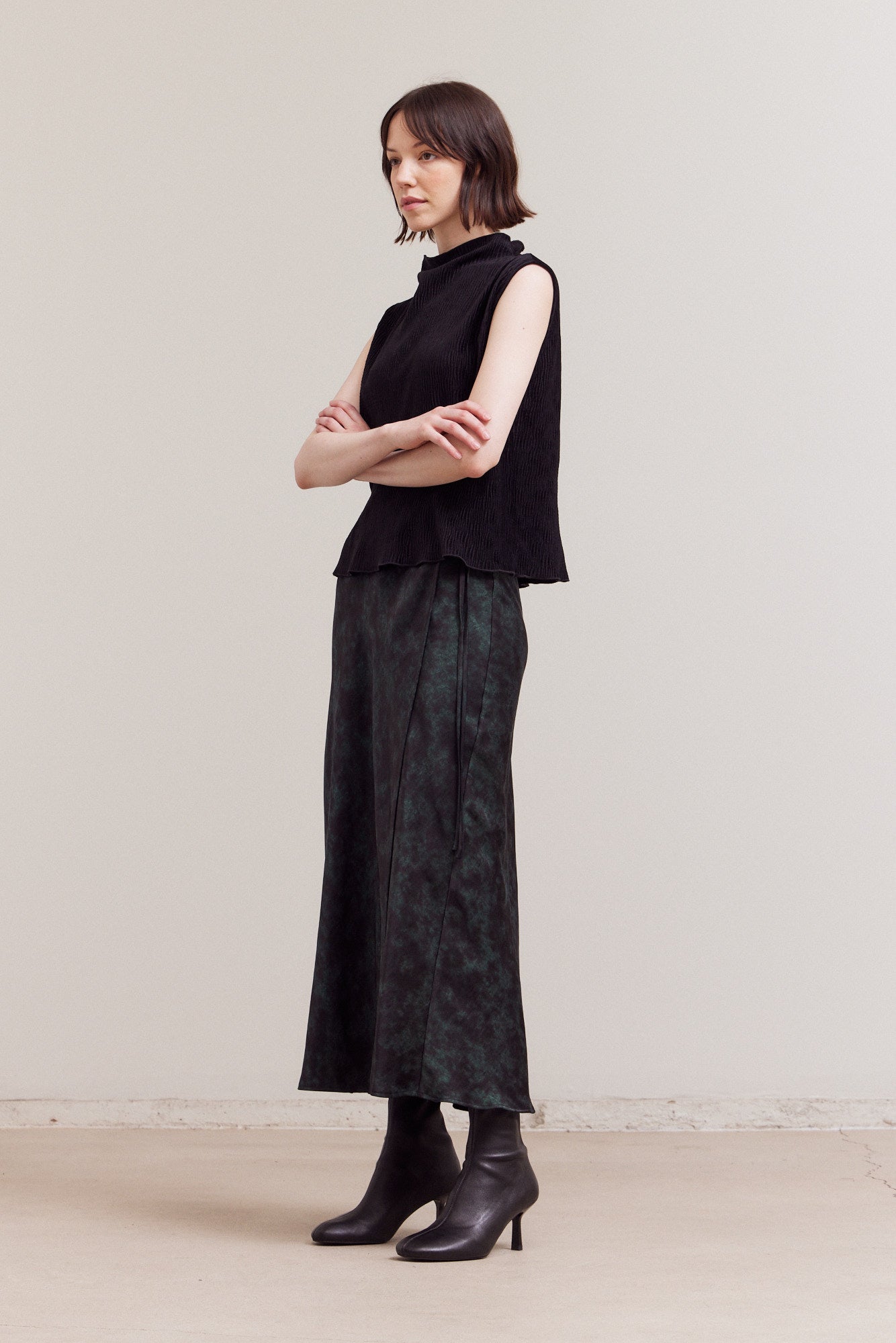 Crinkled Velvet Mock Neck Top