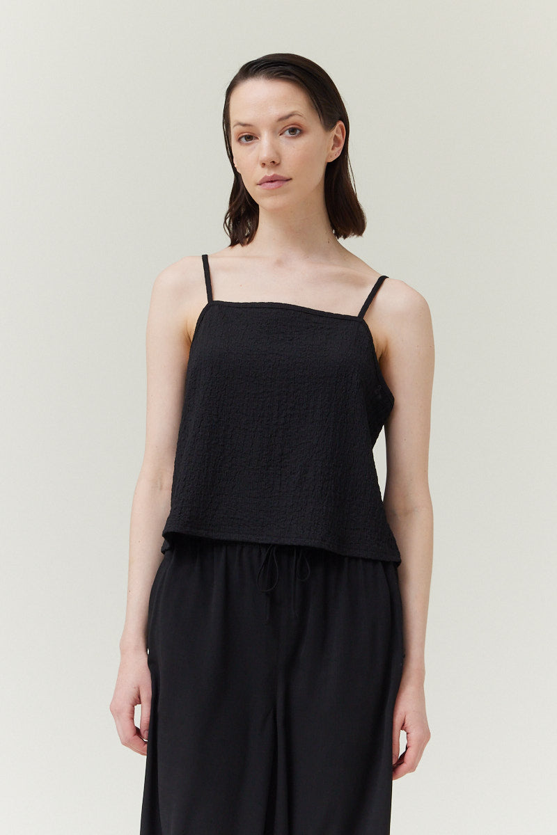 Straight Neckline Spaghetti Tank Top in Black