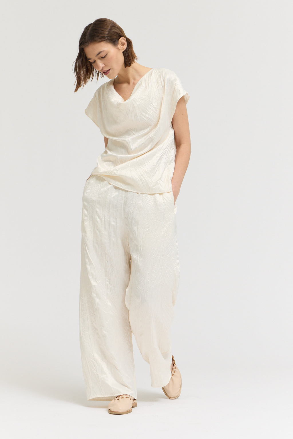 Cowl Neck Cap Sleeve Wrinkle Satin Top in Cream