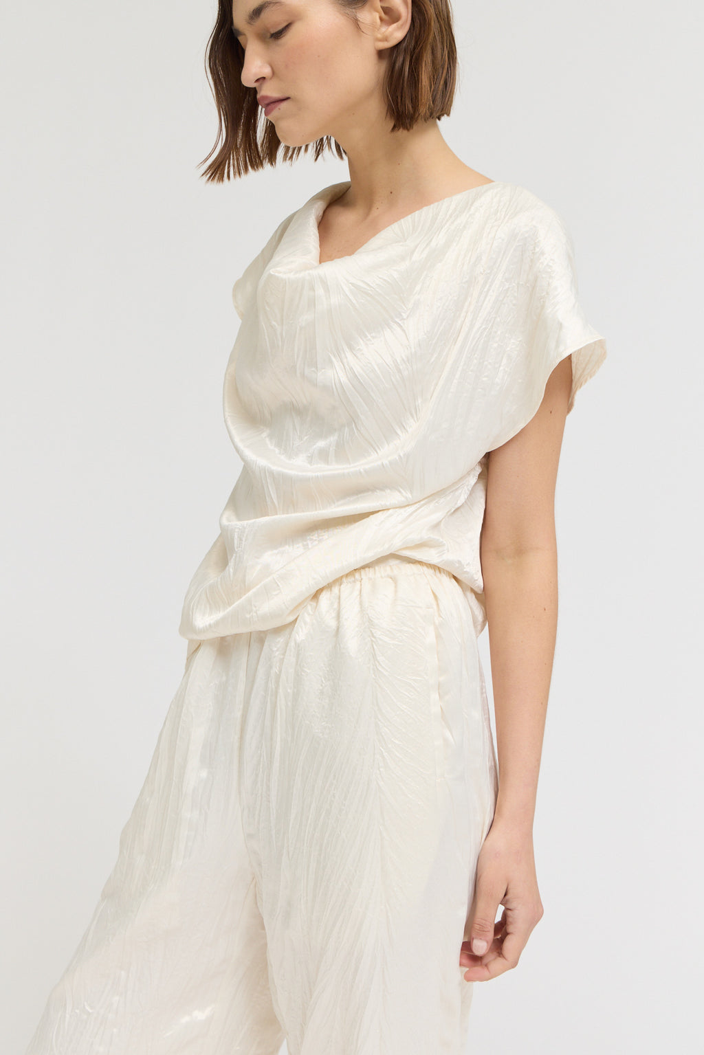 Cowl Neck Cap Sleeve Wrinkle Satin Top in Cream