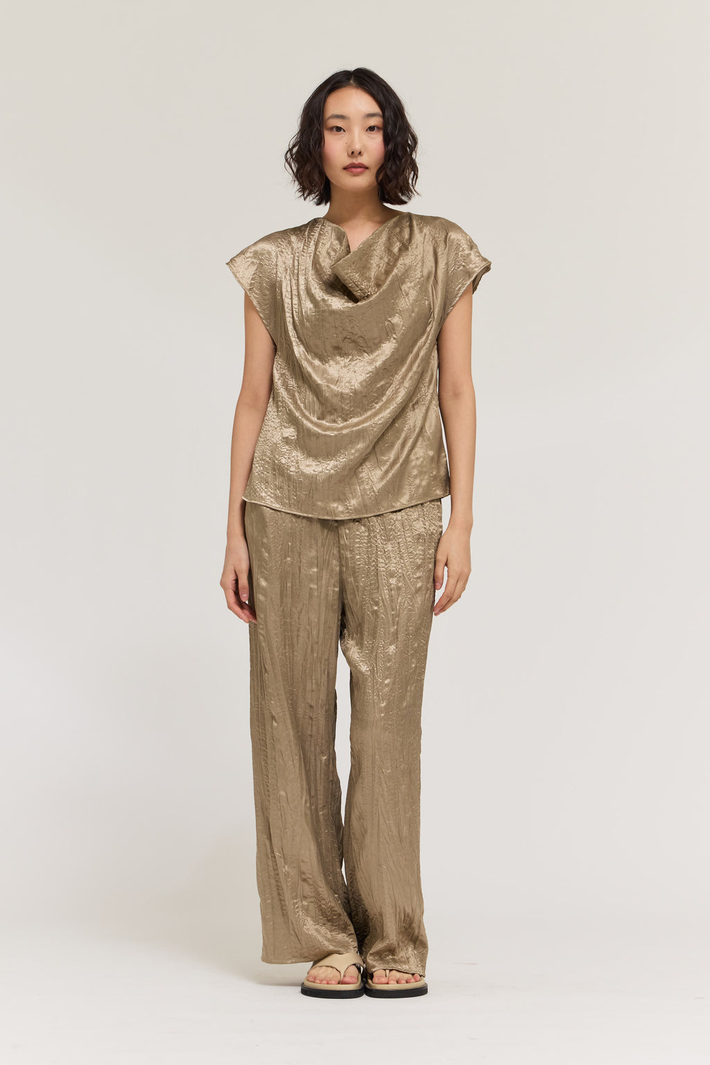 Cowl Neck Cap Sleeve Wrinkle Satin Top in Fawn