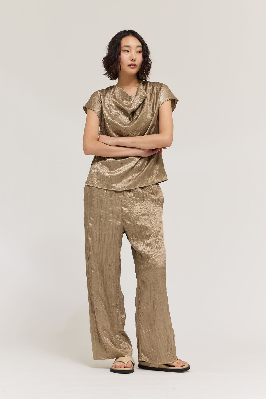 Cowl Neck Cap Sleeve Wrinkle Satin Top in Fawn