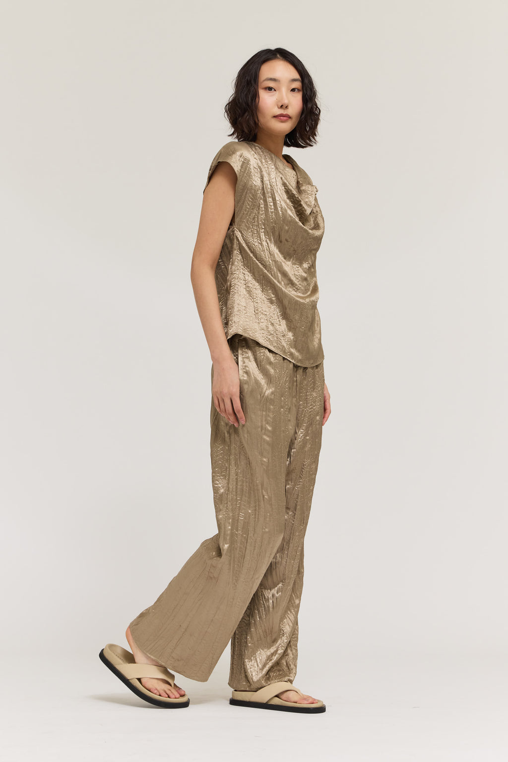 Wrinkle Satin Relaxed Fit Pants in Fawn