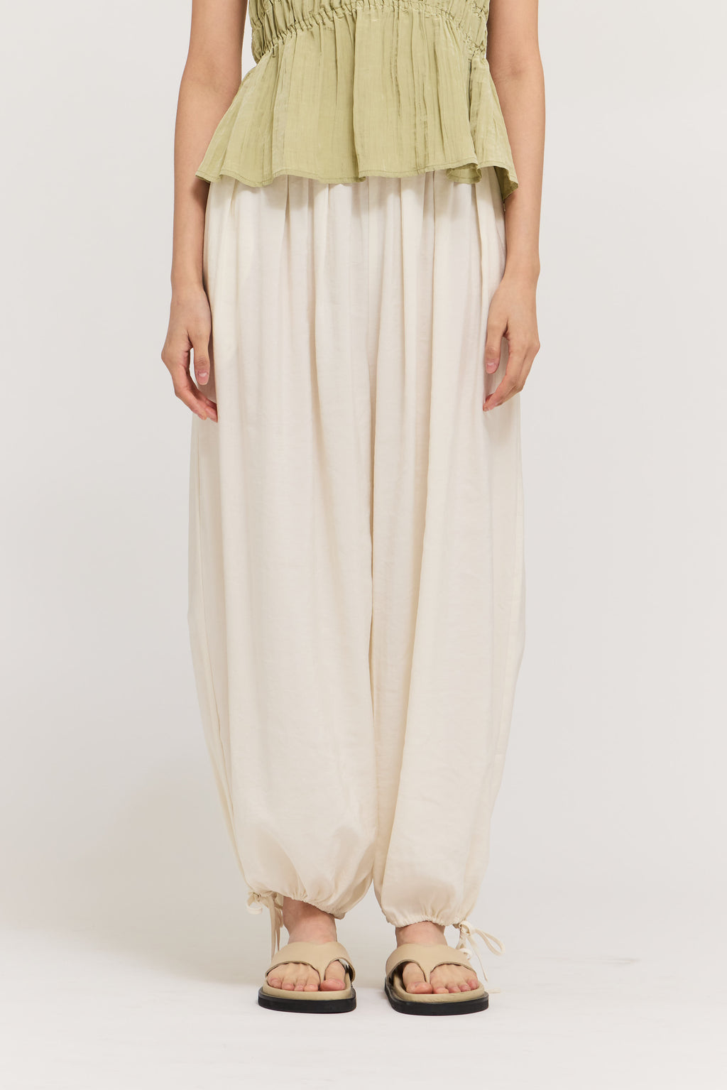 Pleated Waist Balloon Pants in Soy