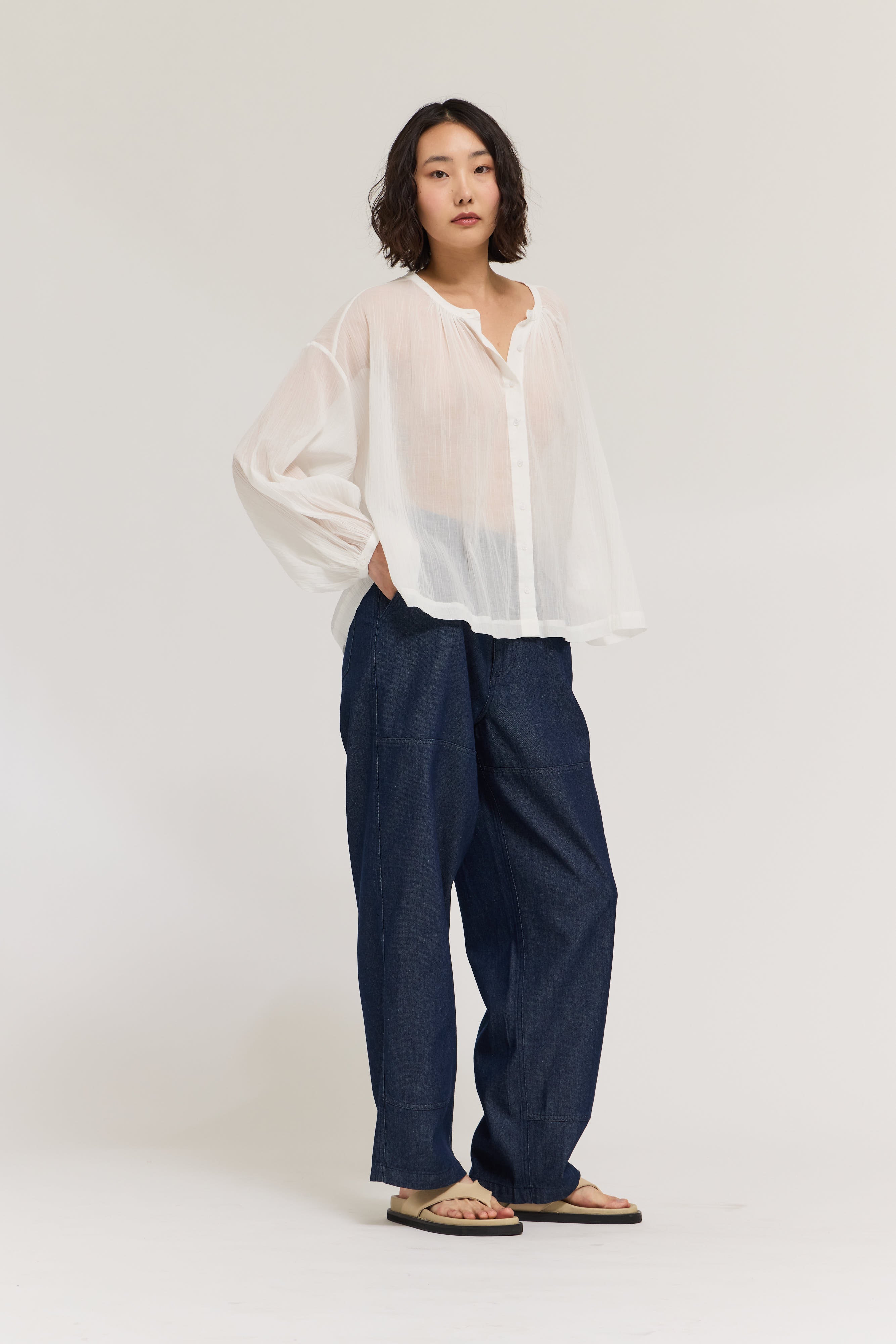 High Rise Ballon Fit Denim Pants in Indigo