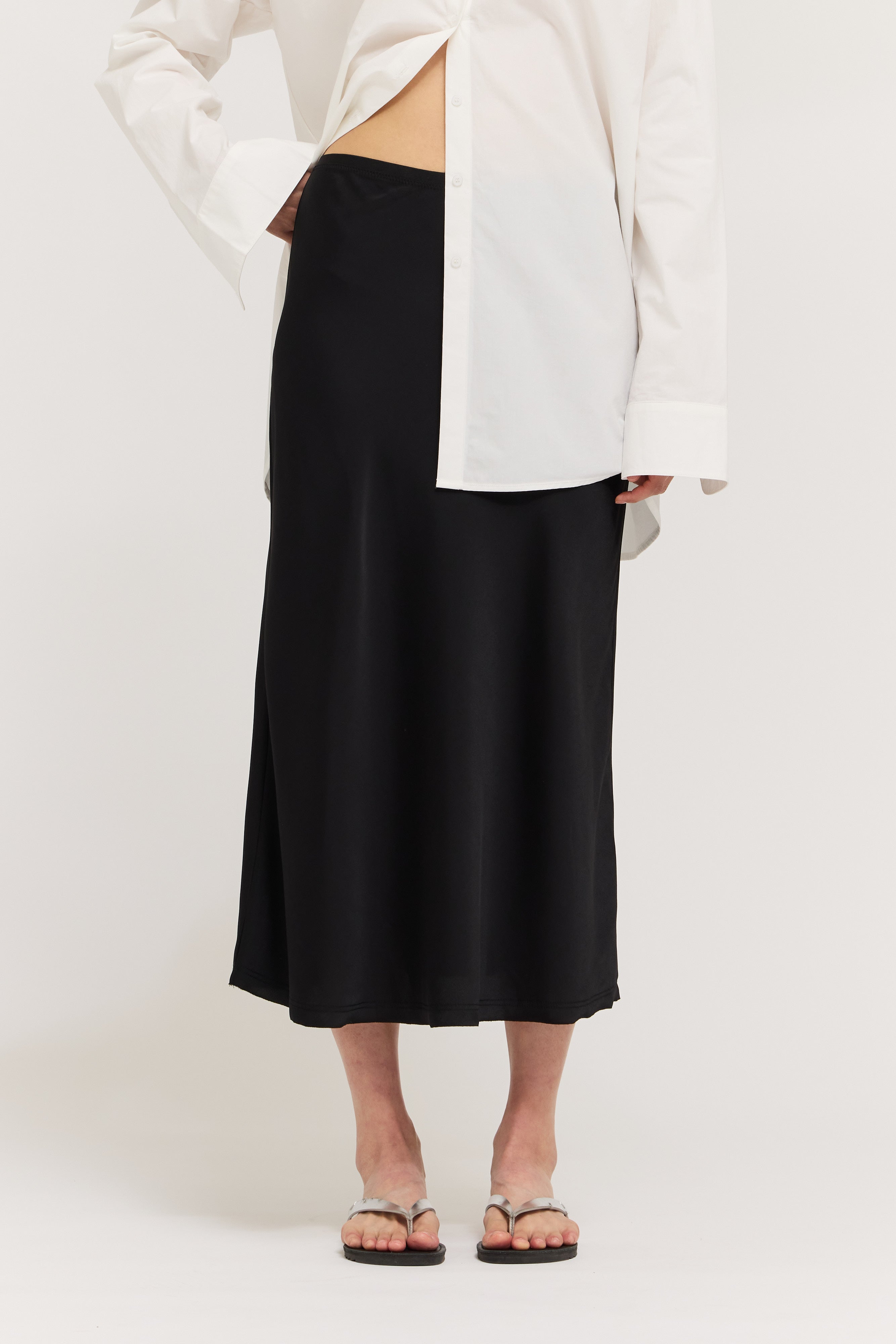 Satin Mermaid Fit Skirt in Black
