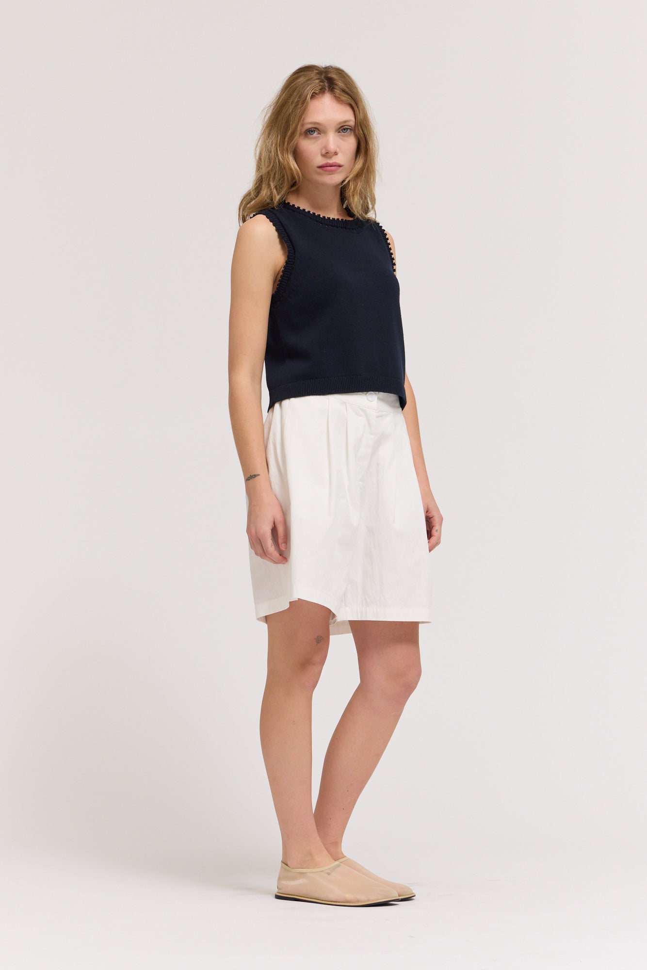Edge Trim Knit Vest in Midnight