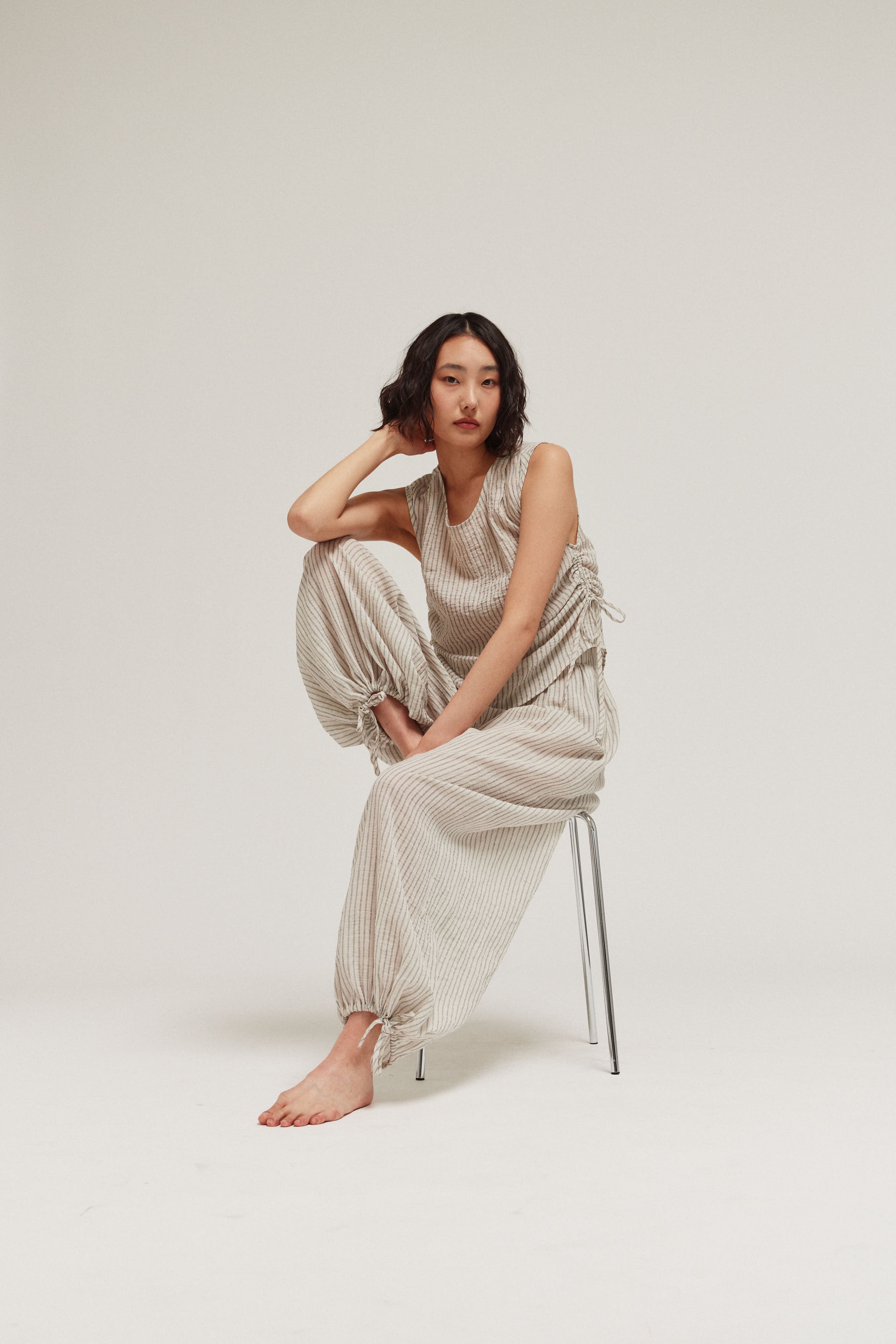 Pleated Waist Balloon Pants in Natural