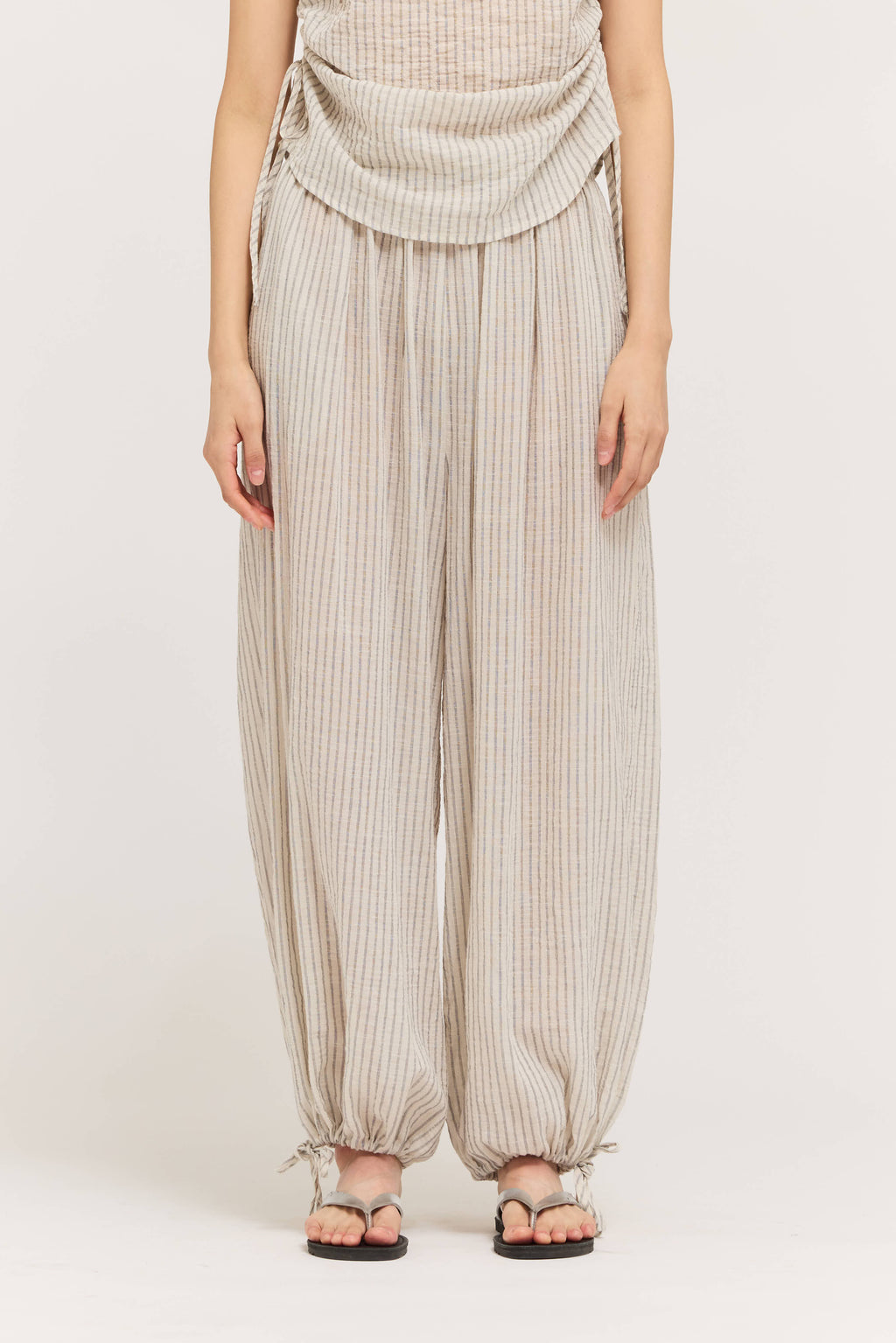 Pleated Waist Balloon Pants in Natural
