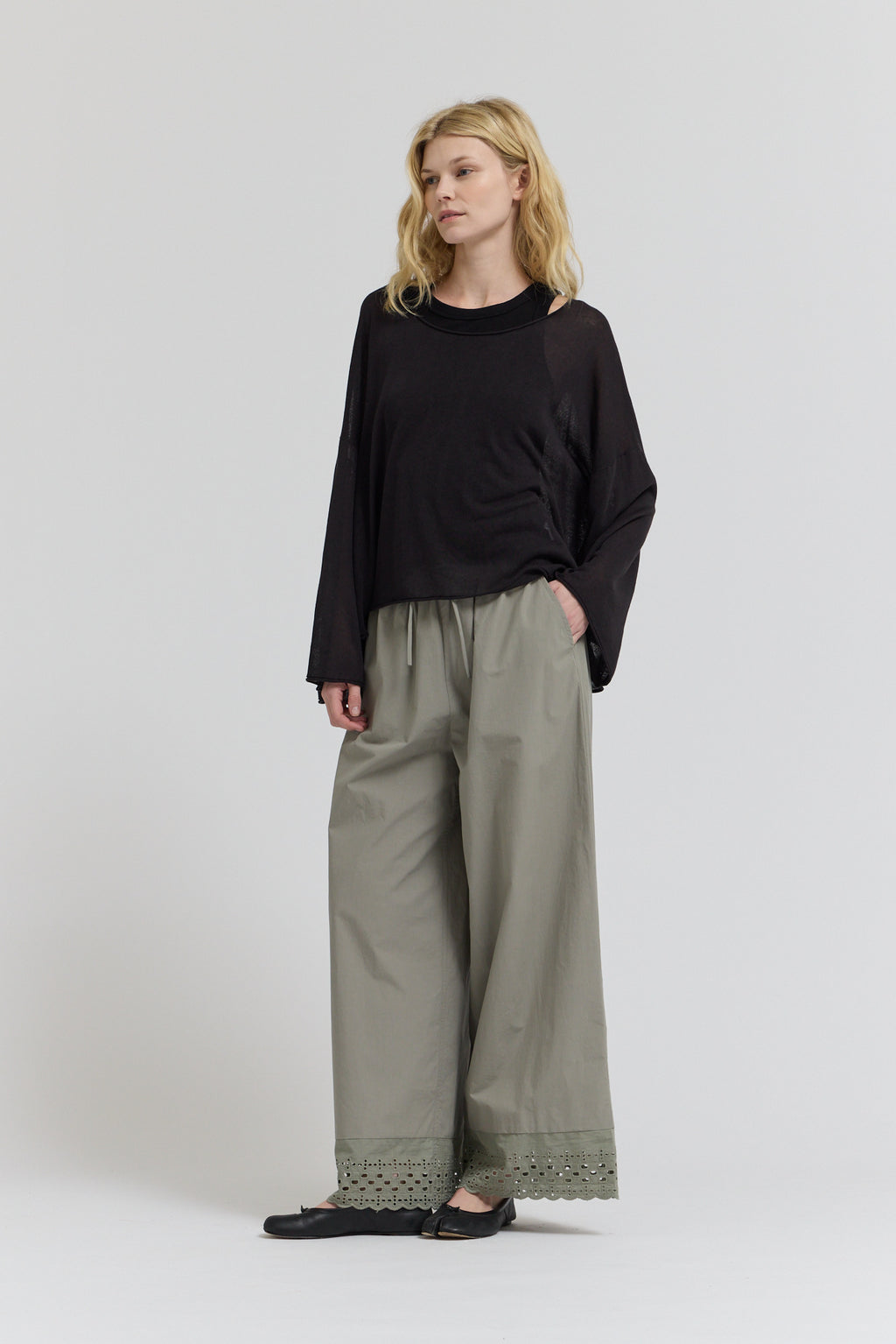 Linen Pullover Sweater in Midnight