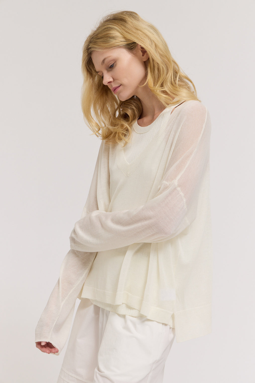 Linen Vneck Pullover in Ivory