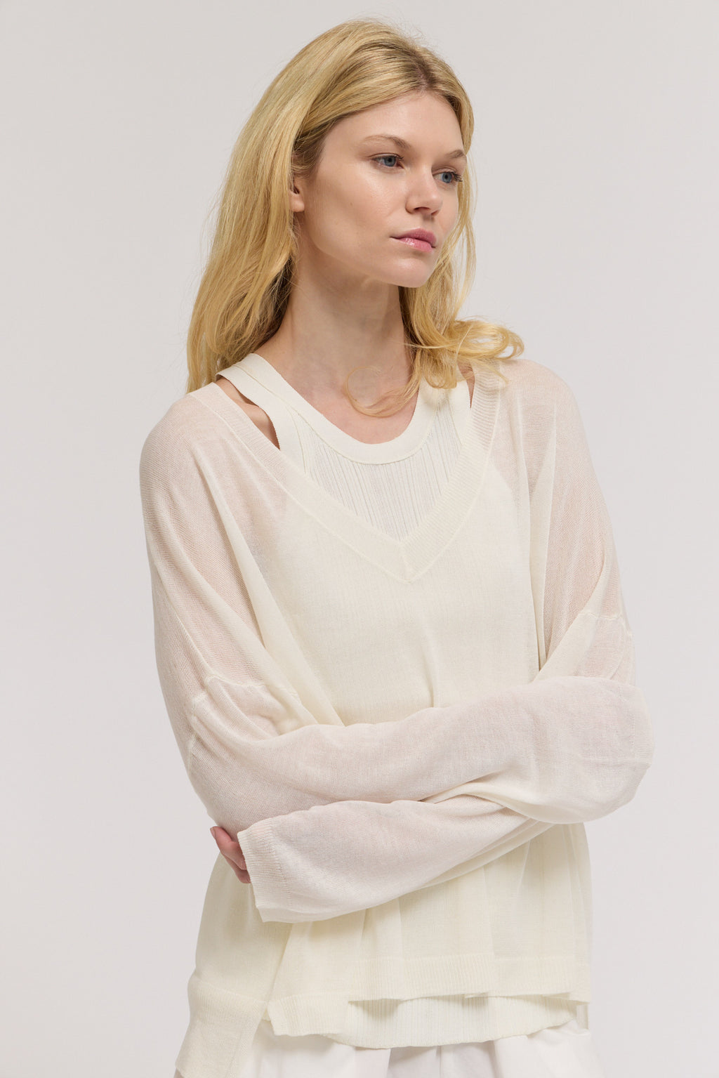 Linen Vneck Pullover in Ivory