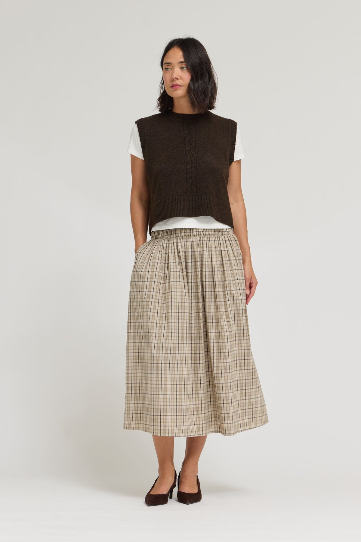 Center Cable Knit Vest in Carob