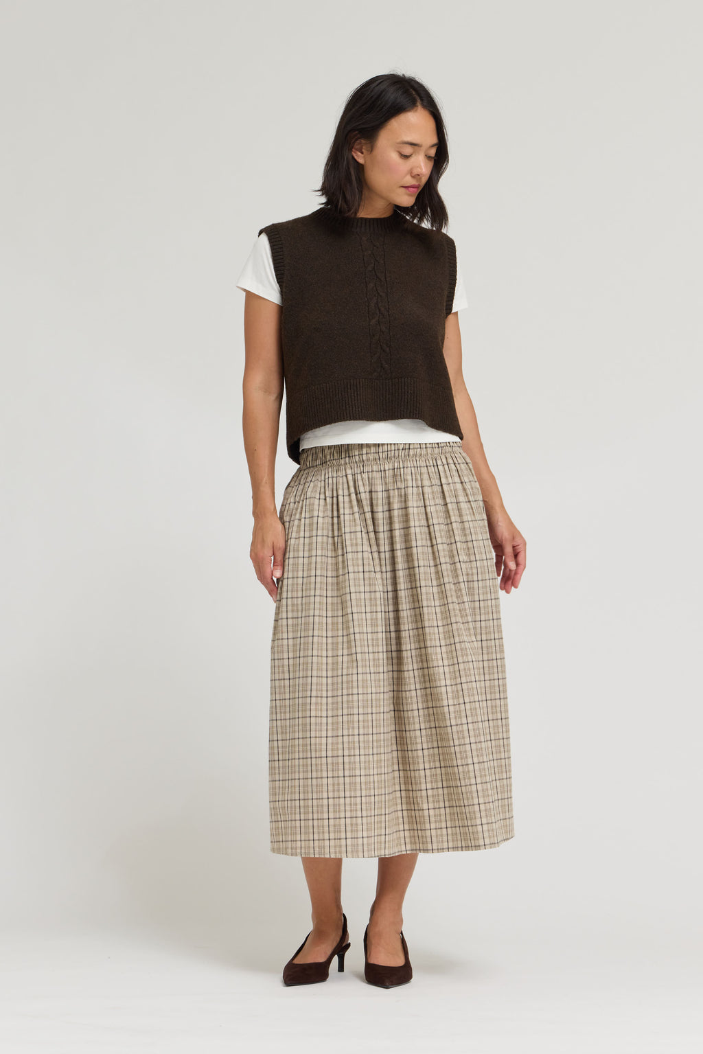 Center Cable Knit Vest in Carob