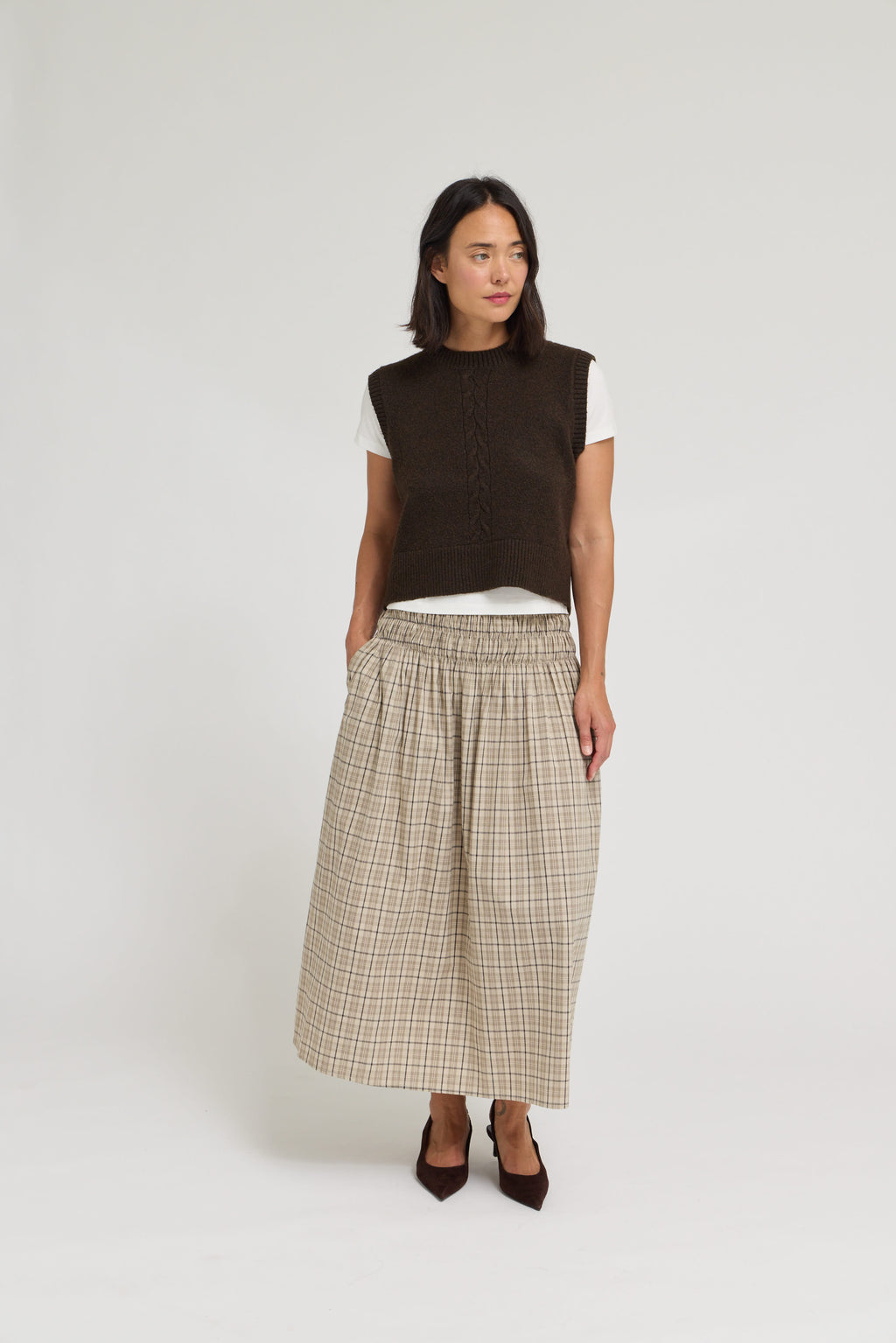 Center Cable Knit Vest in Carob