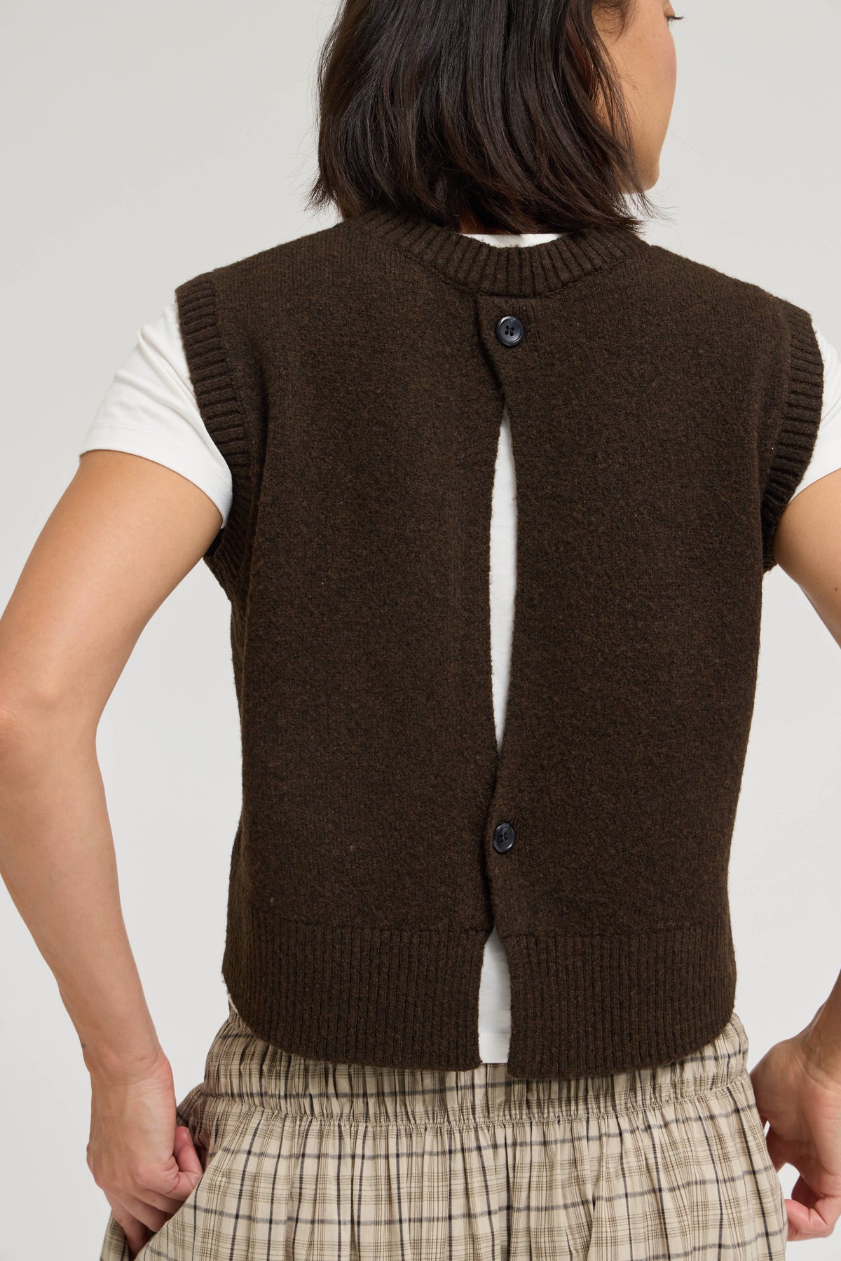 Center Cable Knit Vest in Carob