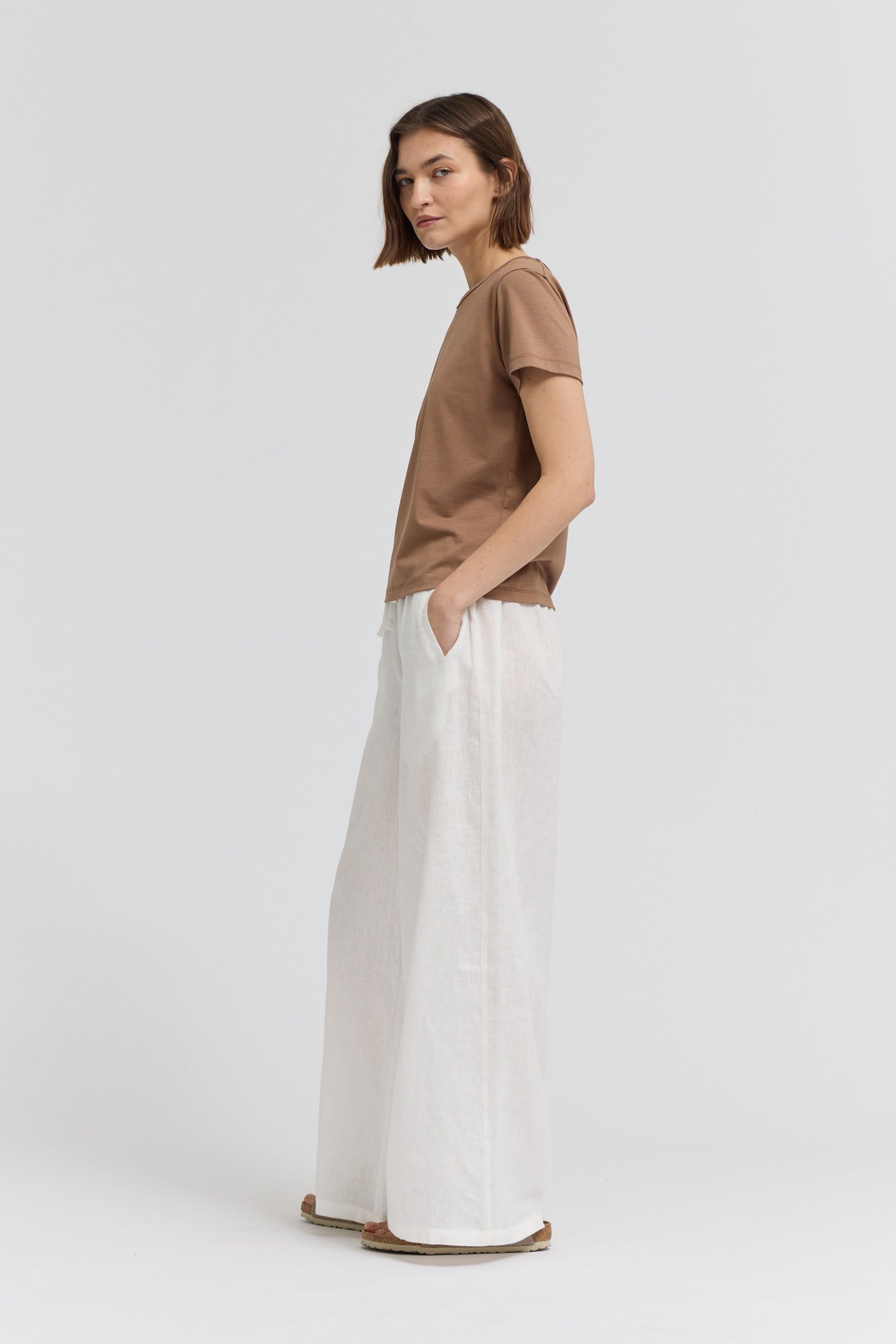 Essential Round Neck T-Shirt in Tobacco